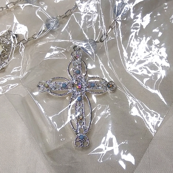 Cross Necklace - Picture 2 of 8
